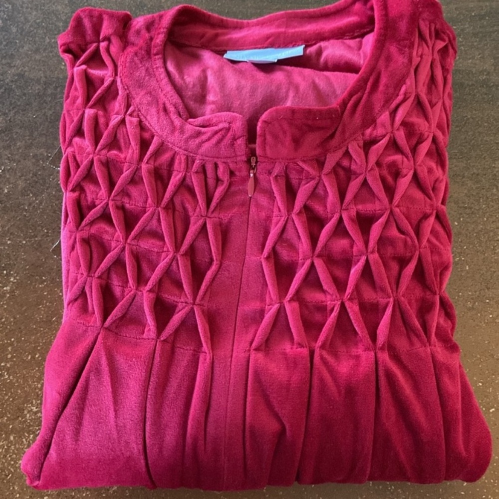 New Zip Front Velour Smocked Robe Plus Size 14 16 Christmas Only
Necessities - Picture 3 of 6